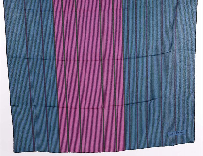 Foulard Louis Ferraud  - Asta Antiquariato, Affidamenti da raffinate dimore private - Cambi Casa d'Aste