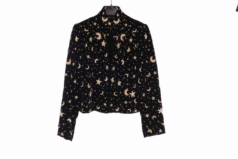 Henbo, spaghetti Londra giacca corta velluto nero paillettes e perlineoro  - Asta Antiquariato, Affidamenti da raffinate dimore private - Cambi Casa d'Aste