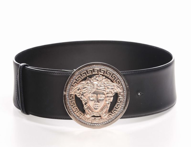 Versace, cintura originale in pelle  - Auction Fine Arts from refined private house - Cambi Casa d'Aste