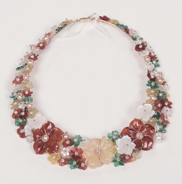 Collana con pietre dure