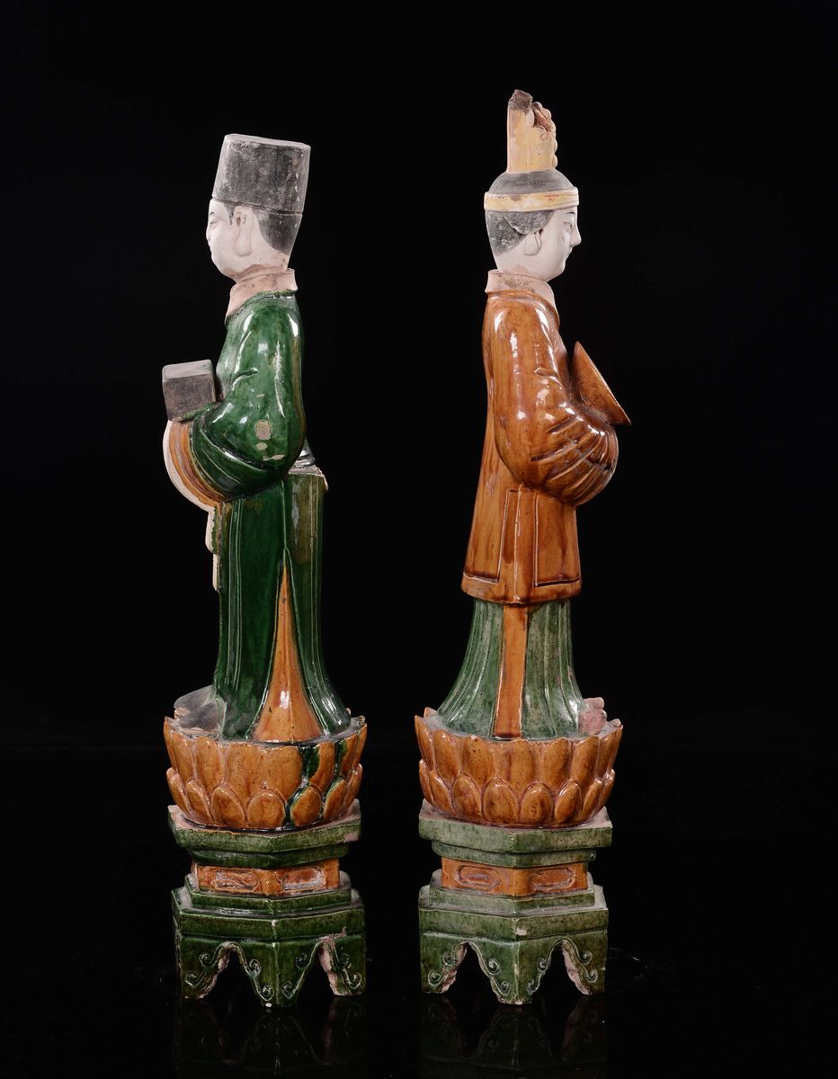 Coppia di Dignitari in Terracotta Invetriata Sancai, Cina, Dinastia Ming, XVI Secolo