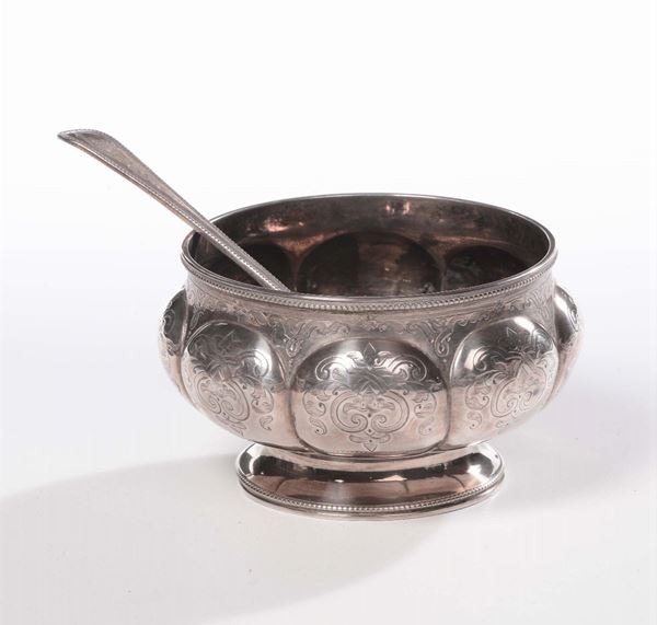 Zuccheriera in argento con cucchiaino in metallo argentato, Inghilterra inizio XX secolo