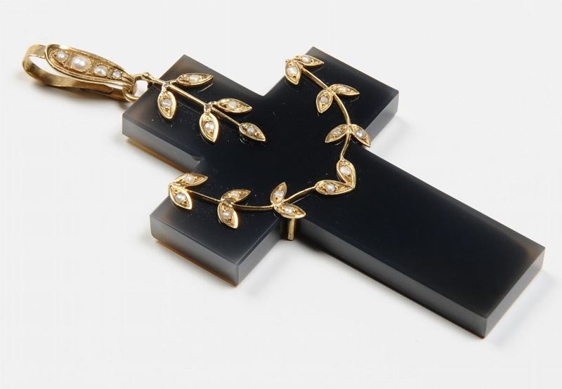 Croce in agata e perline  - Asta Arredi dalle dimore degli eredi Ercole Marelli e altre provenienze - Cambi Casa d'Aste