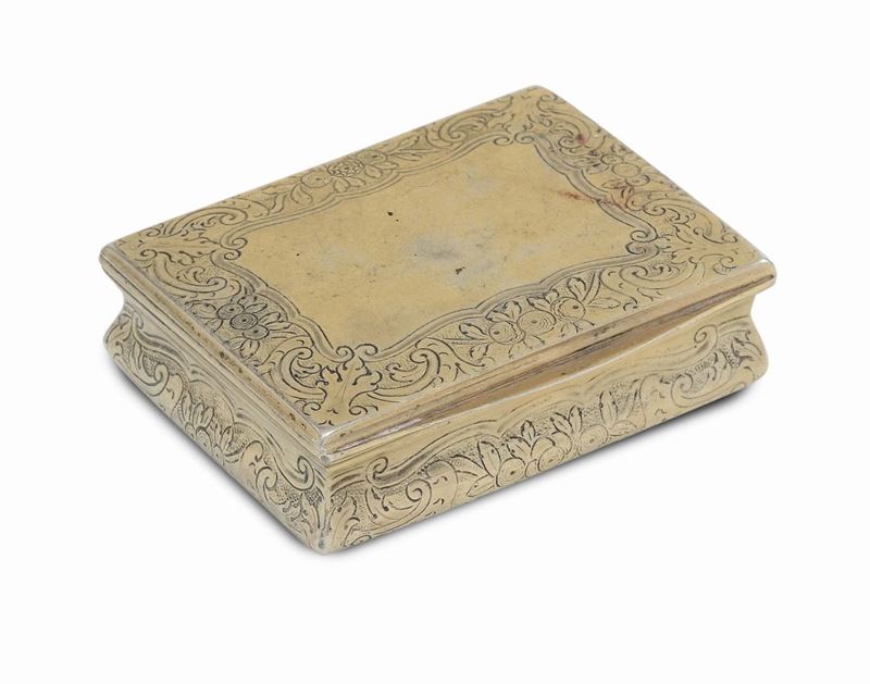 Tabacchiera rettangolare in argento sbalzato, cesellato e dorato, Napoli XVIII secolo  - Asta Argenti da Collezione Italiani ed Europei - II - Cambi Casa d'Aste
