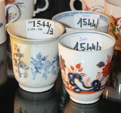 Tre Tazzine in Porcellana a Decoro Orientale