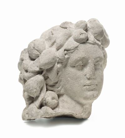 Scultura Raffigurante Testa di Pomona in Pietra, XVII Secolo