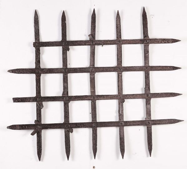 Piccola grata in ferro, XV secolo