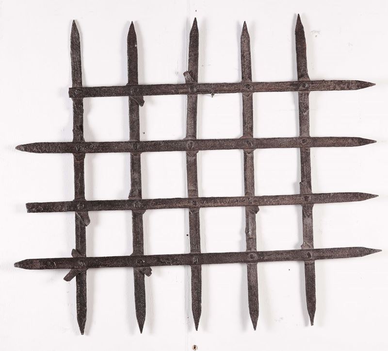 Piccola grata in ferro, XV secolo  - Asta Antiquariato, Affidamenti da raffinate dimore private - Cambi Casa d'Aste