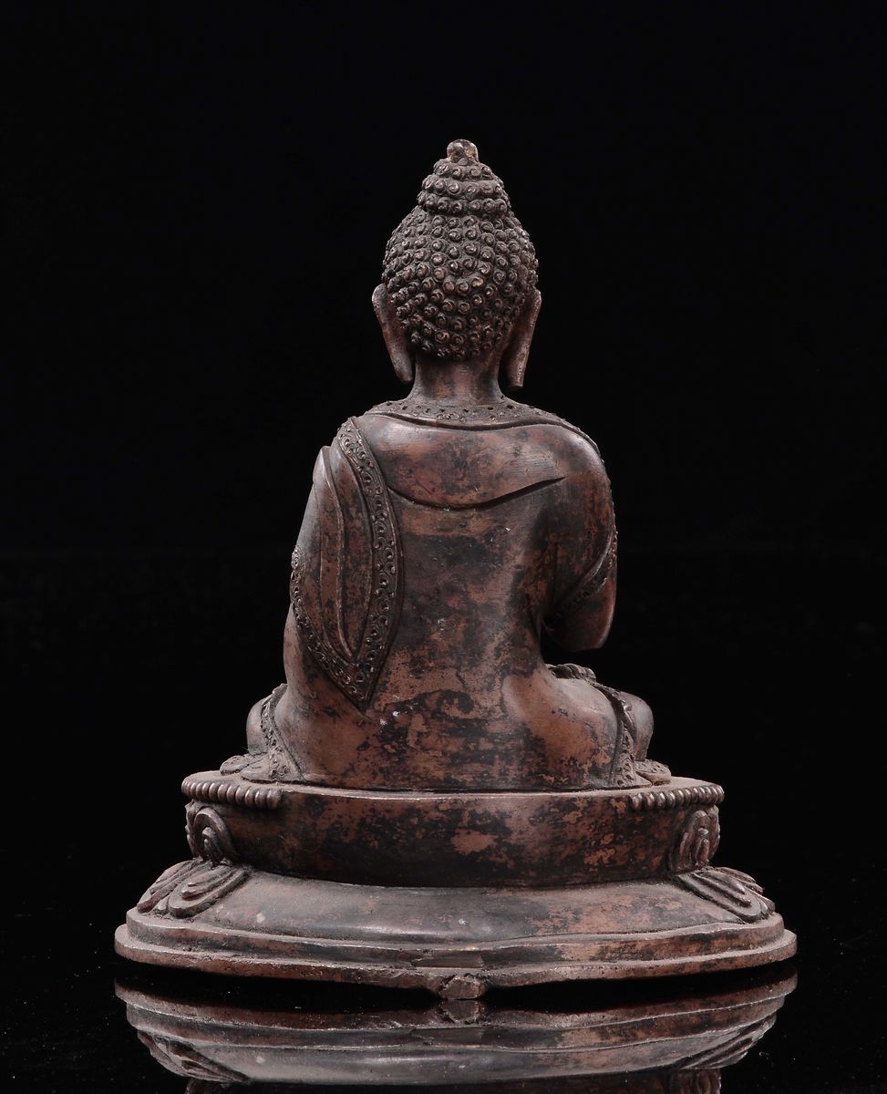 Buddha in Rame Seduto su Fiore di Loto, Tibet, XIX Secolo