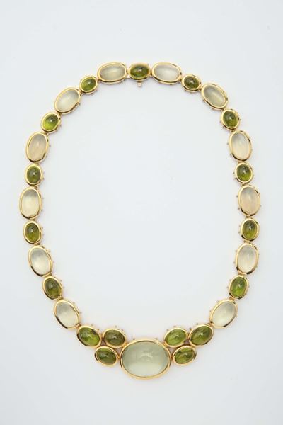 Enrico Cirio. Collana con 17 Peridoti Taglio Cabochon e 13 Clair De Lune Taglio Cabochon