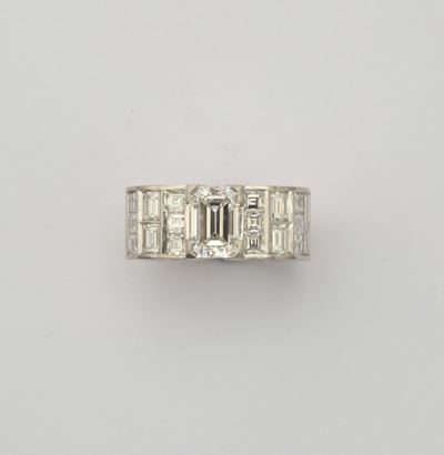 Enrico Cirio. Anello Cintura con Diamante Centrale di Ct 1,51 e 26 Diamanti a Contorno