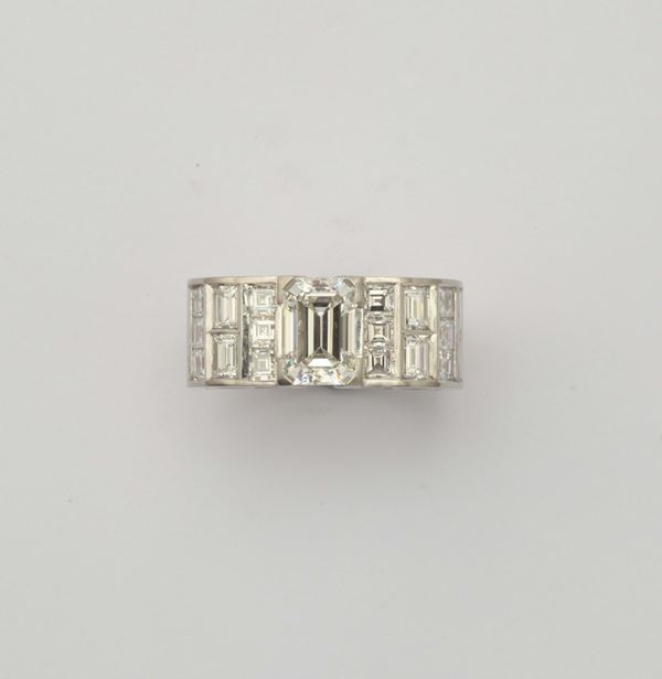 Enrico Cirio. Anello Cintura con diamante centrale di ct 1,51 e 26 diamanti a contorno