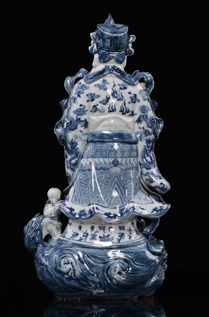 Scultura in Porcellana Bianca e Blu Raffigurante Dignitario, Cina, Dinastia Qing, XIX Secolo