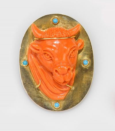 Spilla con Corallo Inciso Toro e Turchesi