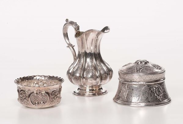 Lotto composto da tre oggetti in argento
