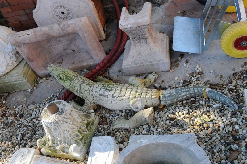 Coccodrillo in pietra  - Asta Antiquariato, Affidamenti da raffinate dimore private - Cambi Casa d'Aste