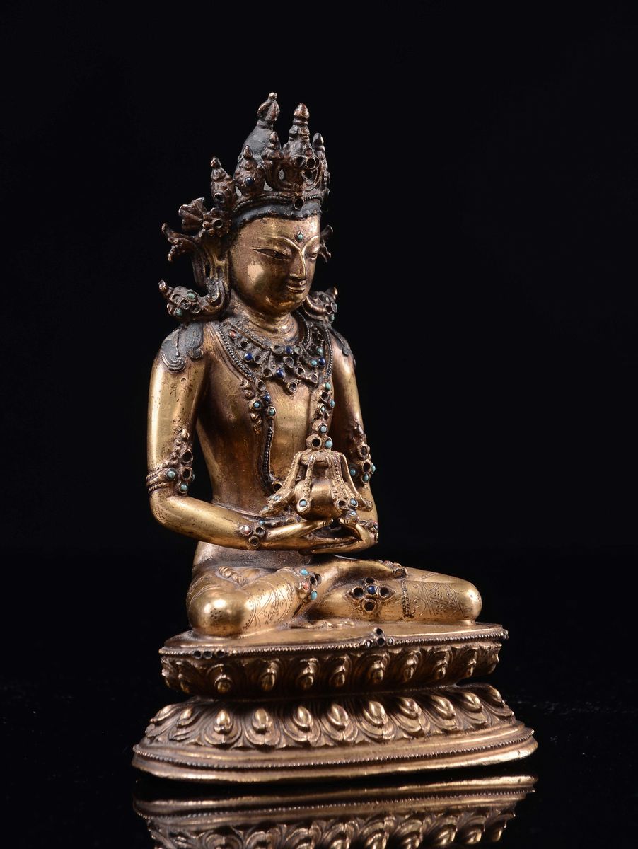 Scultore Cinese, Figura di Amitayus in bronzo dorato, XVIII secolo