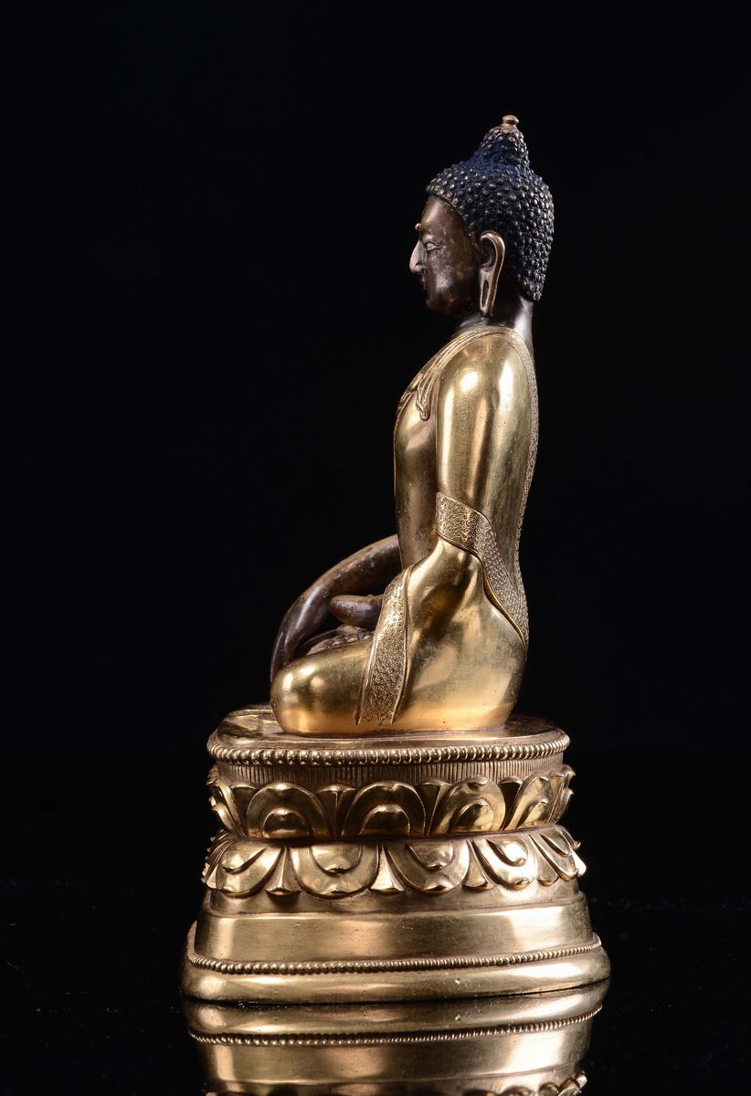 Zanabazar, Figura di Buddha in bronzo dorato con inserti in argento, Mongolia, XVIII secolo
