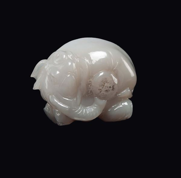 An agate elephant with fruit, China, Qing Dynasty, 19th century