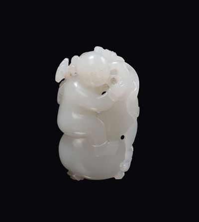 Cina, Dinastia Qing, Qianlong (1736-1795), Piccolo gruppo in giada bianca raffigurante un fanciul...