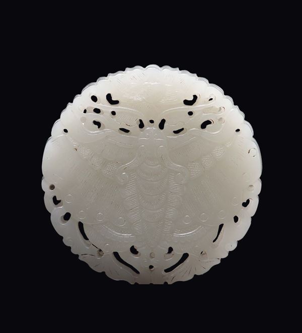 A white jade fretworked plate with butterfly, China Qing Dynasty, Qinalong Period (1736-1795)