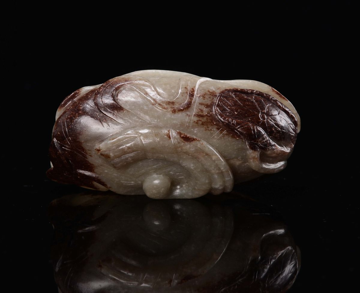 Cina, Dinastia Qing, Sciacquapennelli in giada marrone scolpito a guisa di frutto, XVIII secolo