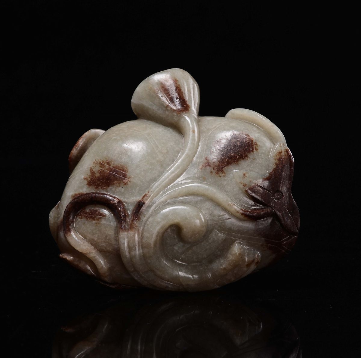 Cina, Dinastia Qing, Sciacquapennelli in giada marrone scolpito a guisa di frutto, XVIII secolo