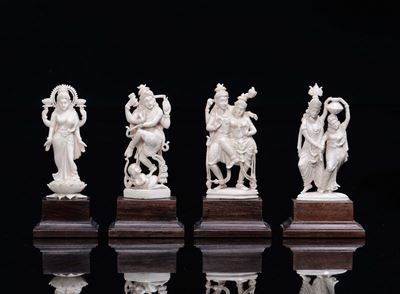 Quattro Sculture in Avorio Raffiguranti: Saraswati, Laxmi, Rada Krishma e Nartaki, India, XIX Sec...