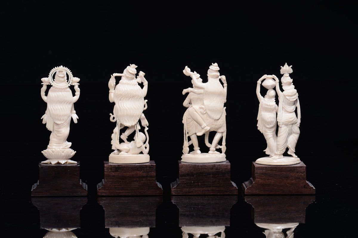 Quattro Sculture in Avorio Raffiguranti: Saraswati, Laxmi, Rada Krishma e Nartaki, India, XIX Sec...
