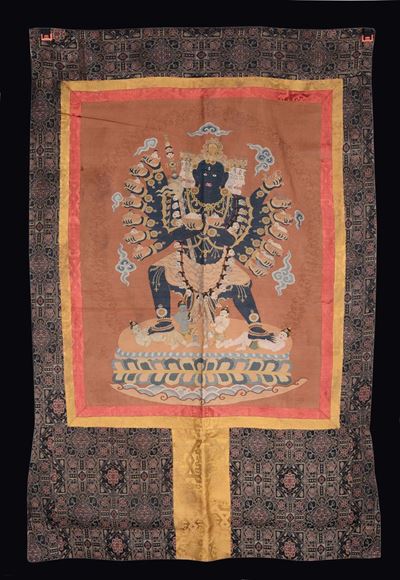Tanka in Tessuto Kesi Raffigurante Divinità a Più Teste e a Più Braccia, Tibet, XIX Secolo