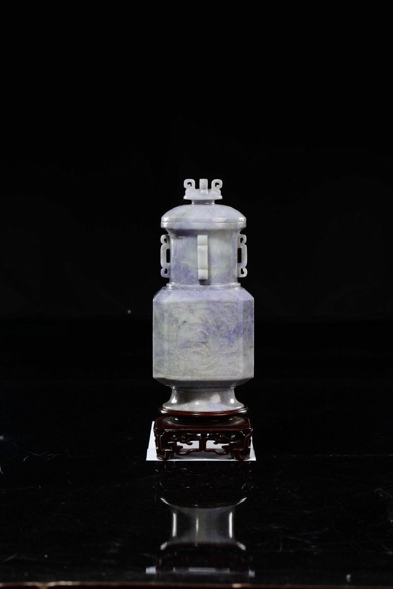 Vaso con Coperchio in Giadeite Lavanda, Cina, Dinastia Qing, XIX secolo