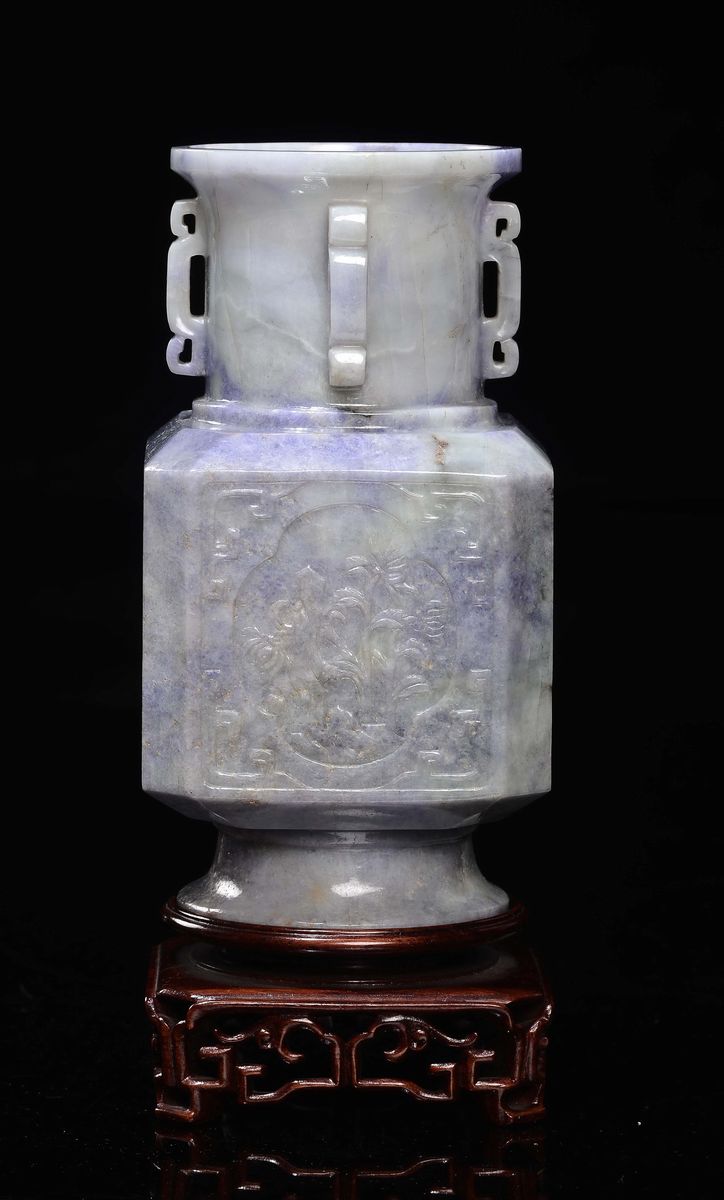 Vaso con Coperchio in Giadeite Lavanda, Cina, Dinastia Qing, XIX secolo
