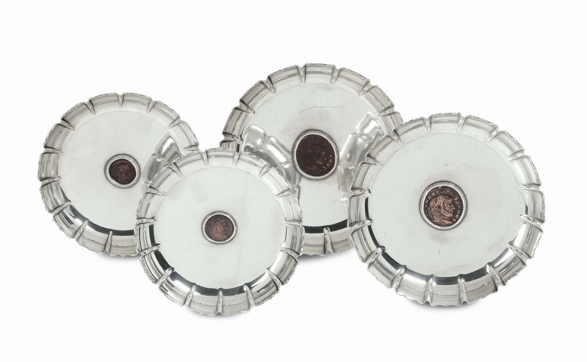 Lotto Composto da Quattro Piattnii Bulgari con Monete Antiche, Due Vassoi Frugoni in Argento,vass...