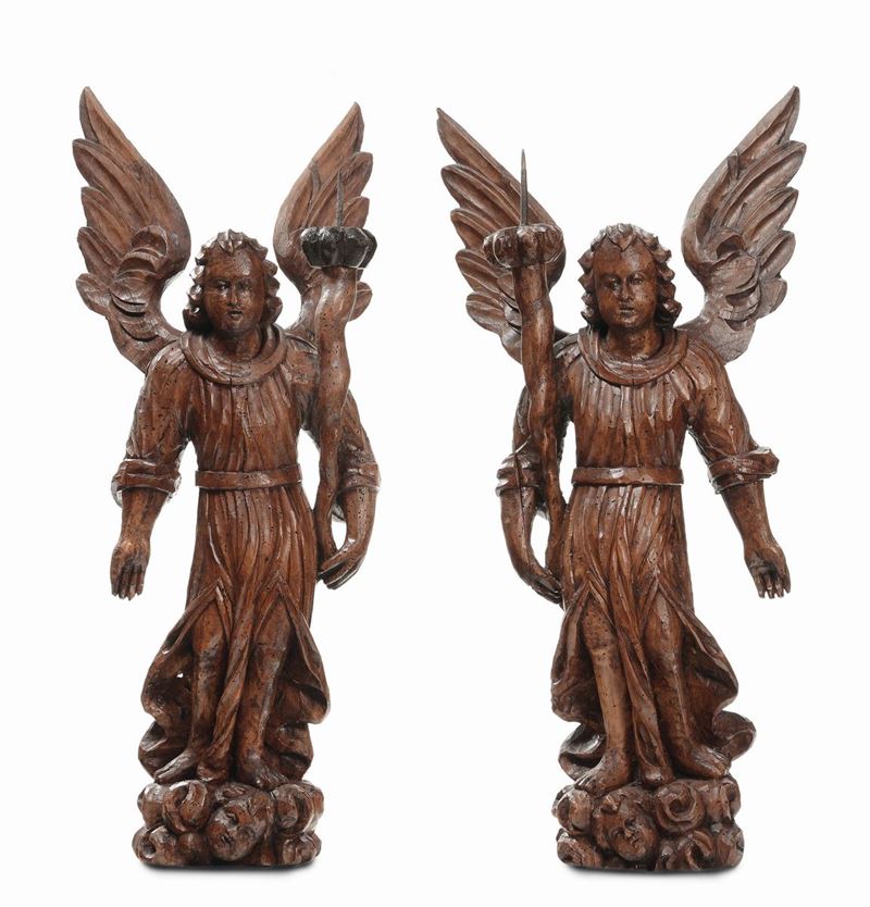 Coppia di angeli reggicero in legno intagliato, XVIII secolo  - Auction Fine Arts from refined private house - Cambi Casa d'Aste