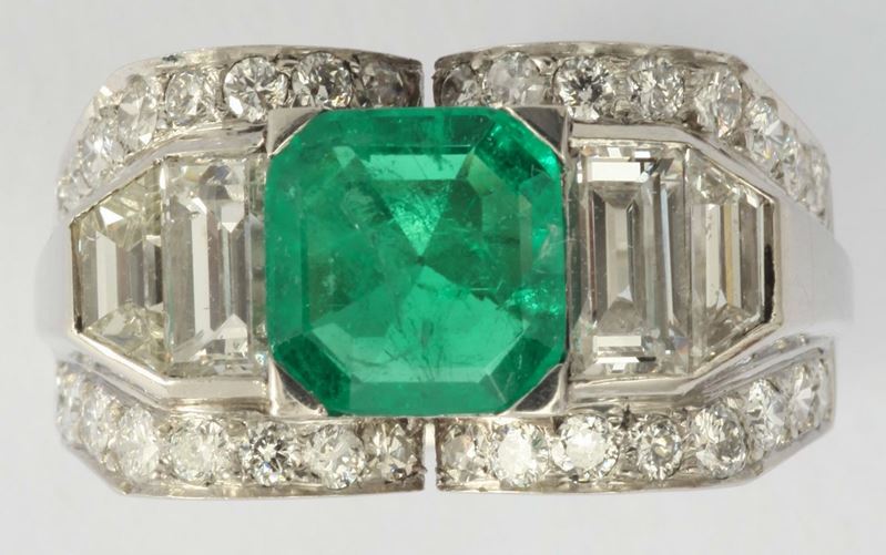 Anello con smeraldo colombiano di ct 1,25 circa e diamanti a contorno  - Asta Fine Jewels - I - Cambi Casa d'Aste