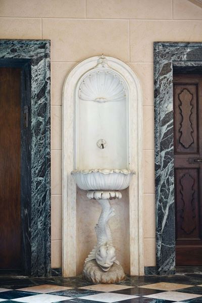 Fontana da Interno in Marmo Bianco Statuario di Carrara, XIX Secolo