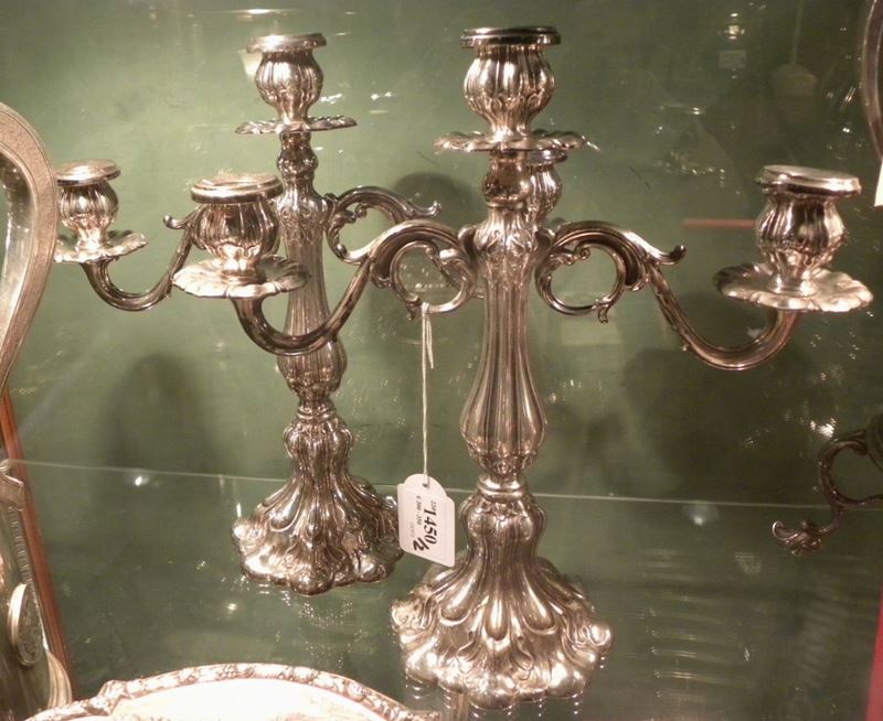 Coppia di candelieri in argento a tre luci  - Asta Antiquariato e Dipinti Antichi - I - Cambi Casa d'Aste