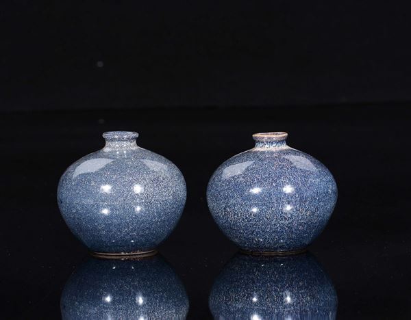 Coppia di piccole giare in porcellana flambè sui toni del blu, Cina, Dinastia Qing, XIX secolo