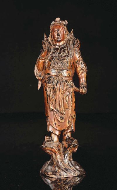 Scultura in Legno Laccato Raffigurante Guerriero, Cina, Dinastia Qing, XVIII Secolo