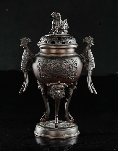 Incensiere in Bronzo con Coperchio Sormontato da Cane di Pho e Anse a Forma di Fenici, Cina, Dina...