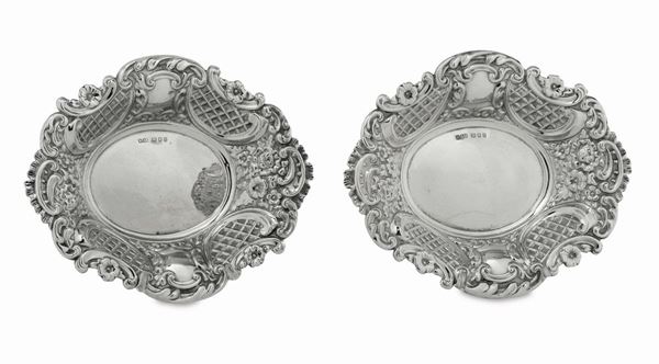 Coppia di vassoietti inglesi in argento, Londra 1876