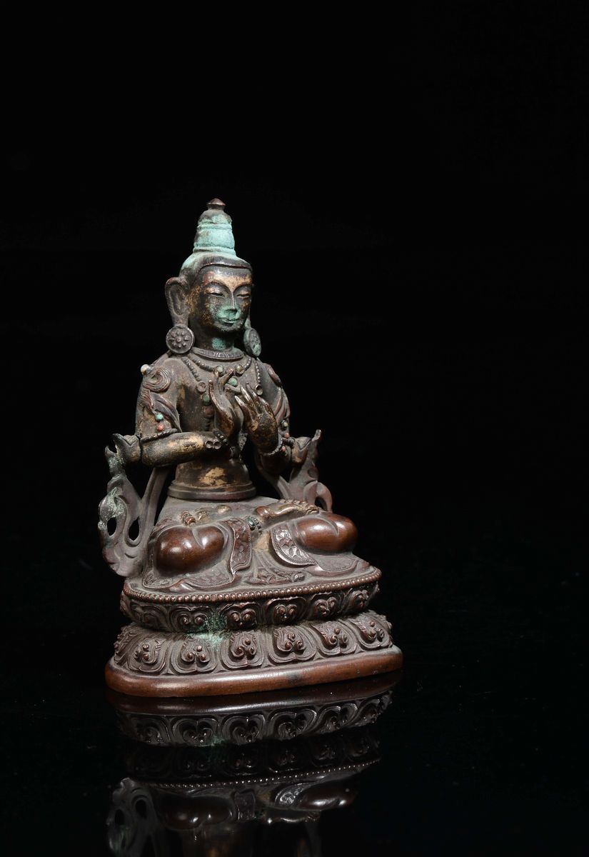 Figura di Amitaya in Rame Seduta su Doppio Fiore di Loto, Cina, Dinastia Ming, XVI Secolo