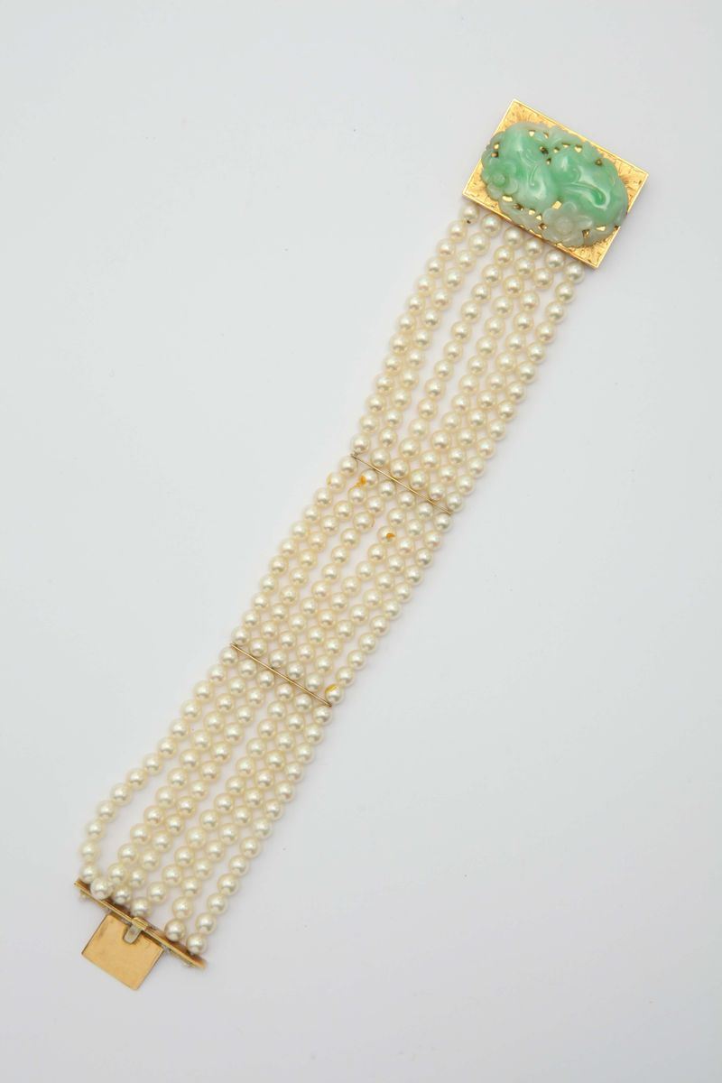 A cultured pearl bracelet with jade clasp  - Auction Fine Jewels - I - Cambi Casa d'Aste