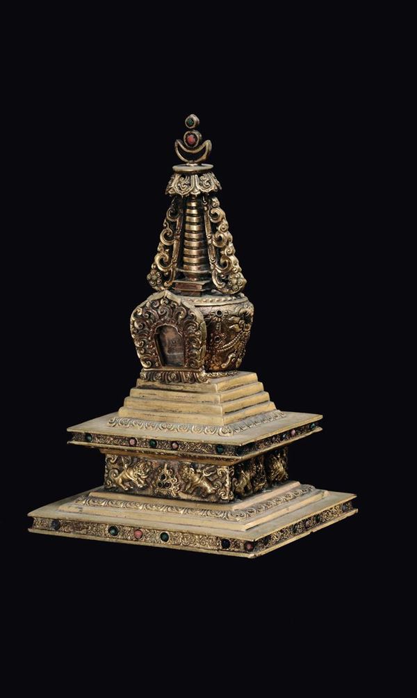 Stupa in rame dorato repoussé, Tibet, XVIII secolo