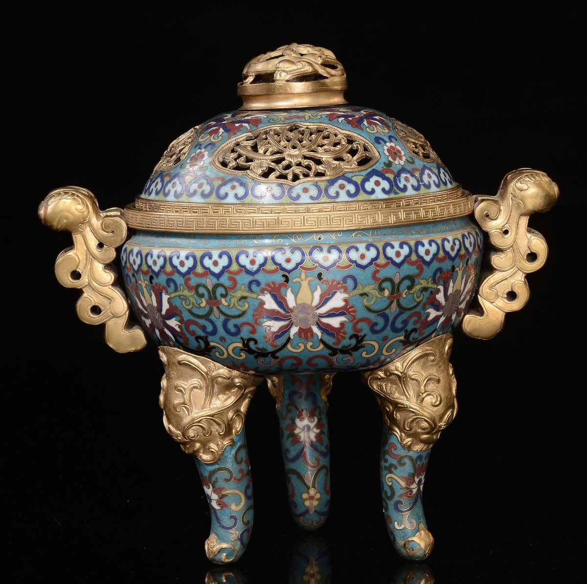 Cina, Incensiere tripode con coperchio a doppia ansa in cloisonnè con draghi e fiori di loto, Din...