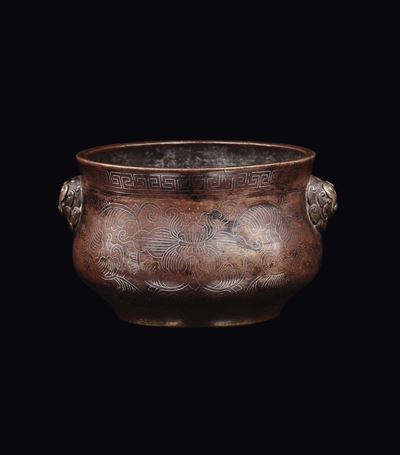 Incensiere in bronzo con decorazioni di orchidee stilizzate e motivo geometrico, Cina, Dinastia M...