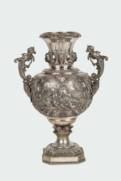 Grande Vaso in Argento Fuso, Sbalzato e Cesellato, Manifattura Italiana della Metà del XX Secolo