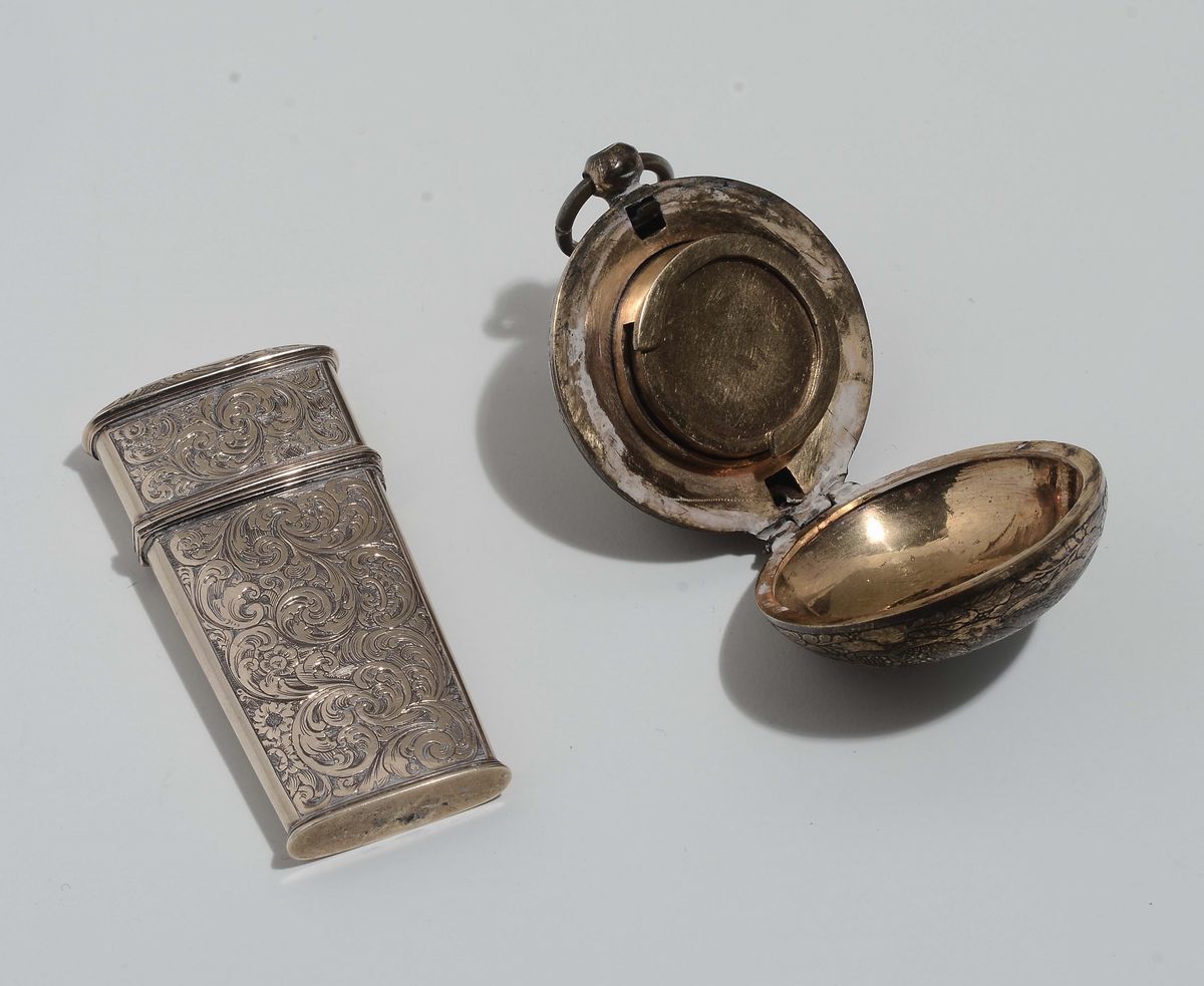 Due Scatolette in Argento Differenti