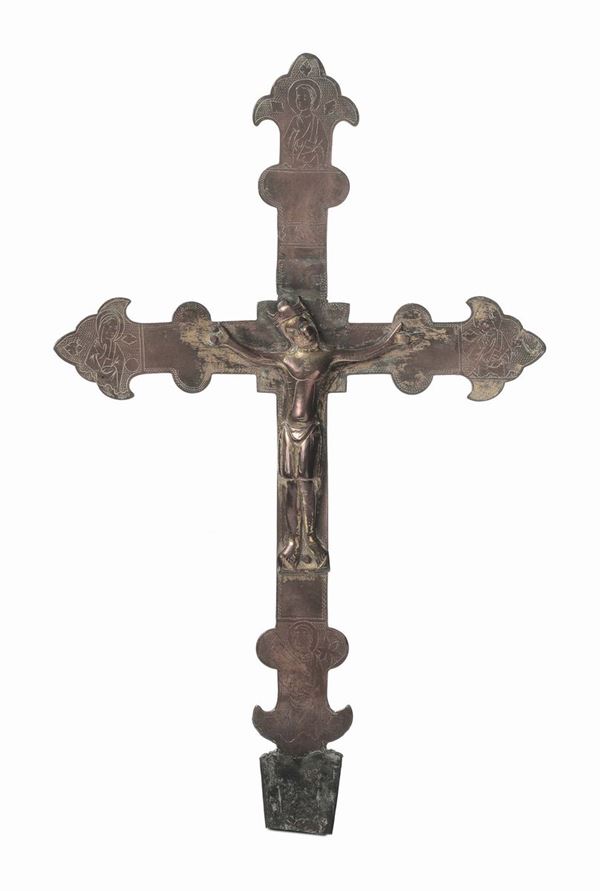 Croce astile in rame sbalzato con tracce di doratura, Arte catalana gotica del XIV secolo