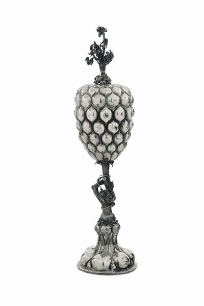 Barok Ananaspokal Coppa con Coperchio in Argento Fuso, Sbalzato e Cesellato con Tracce di Doratur...